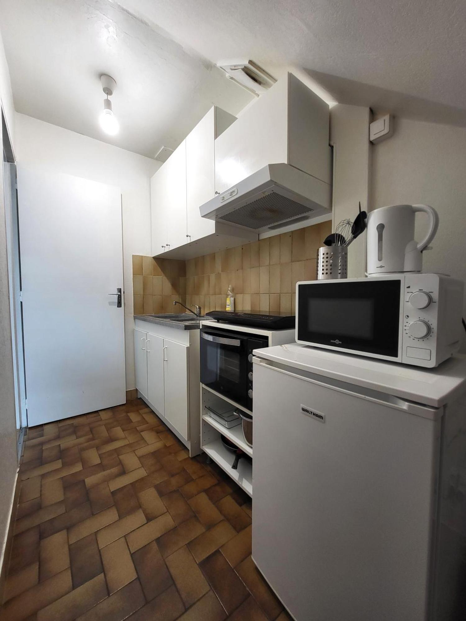 St-Quentin-En-Yvelines Plusieurs Appartements Avec Parking Trappes Exterior photo