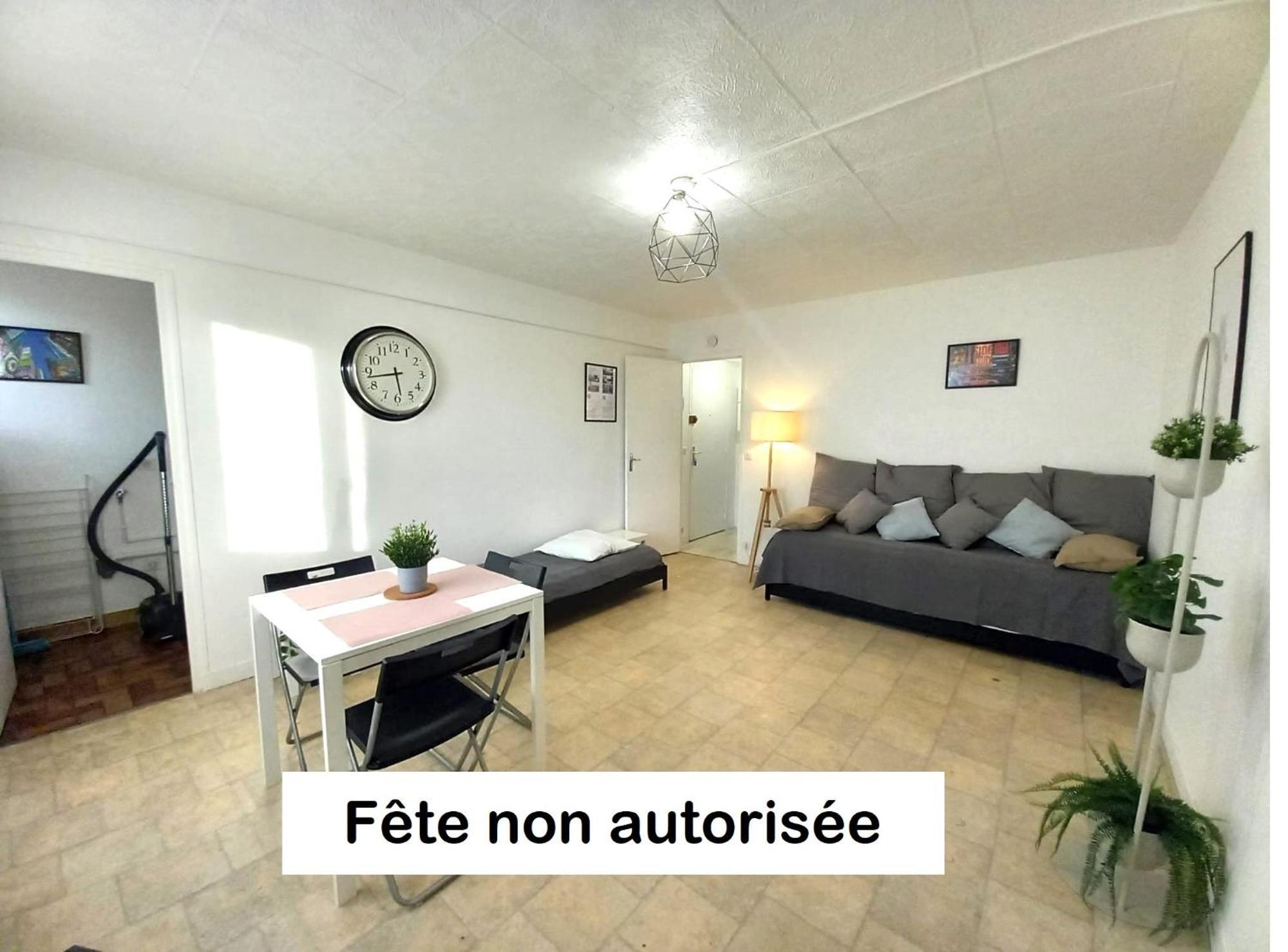 St-Quentin-En-Yvelines Plusieurs Appartements Avec Parking Trappes Room photo